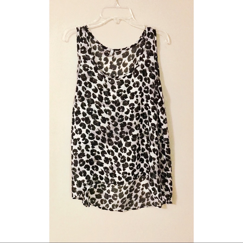 Discreet Brand Sleeveless Cheetah Print Blouse